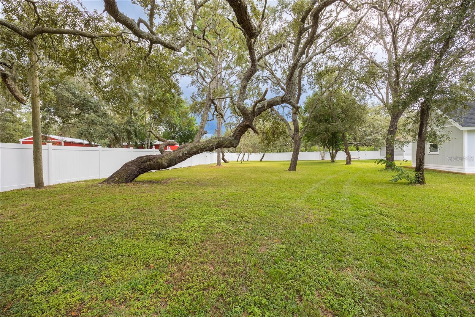 LONG LAKE ESTATES - Residential