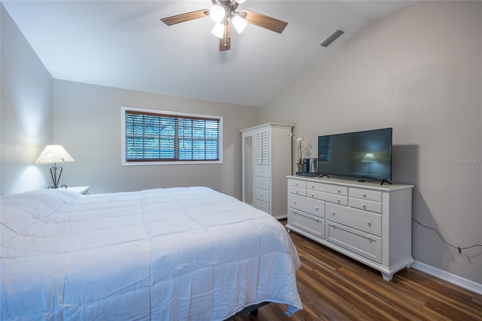 LONG LAKE ESTATES - Residential