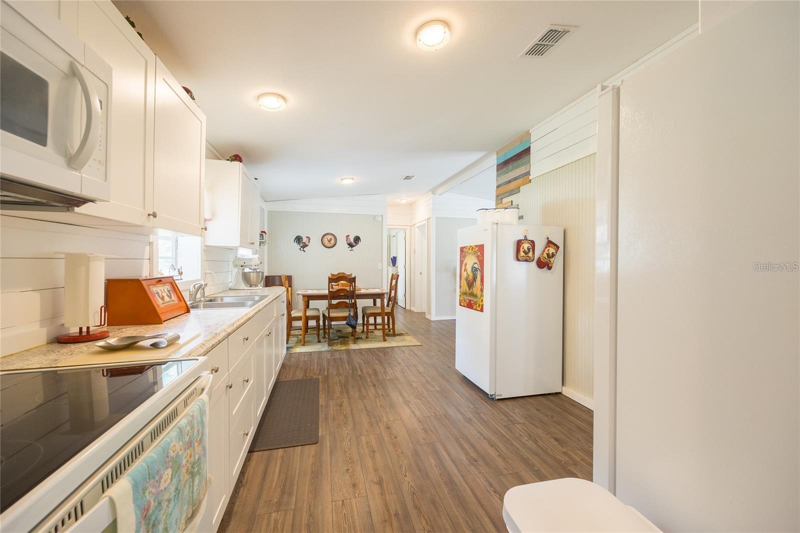 LONG LAKE ESTATES - Residential