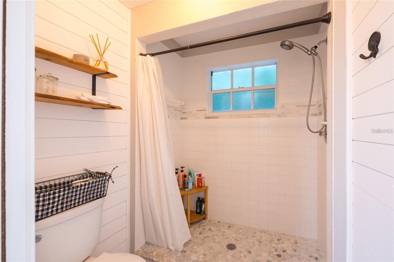 LONG LAKE ESTATES - Residential