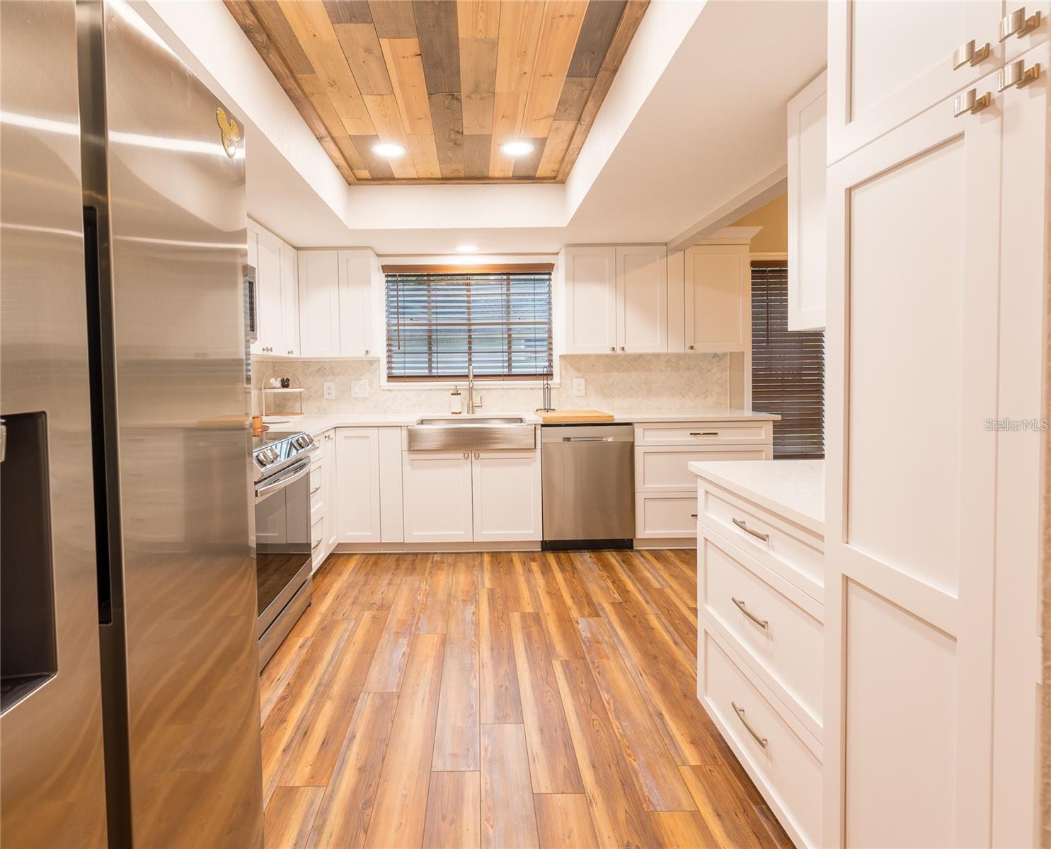 LONG LAKE ESTATES - Residential