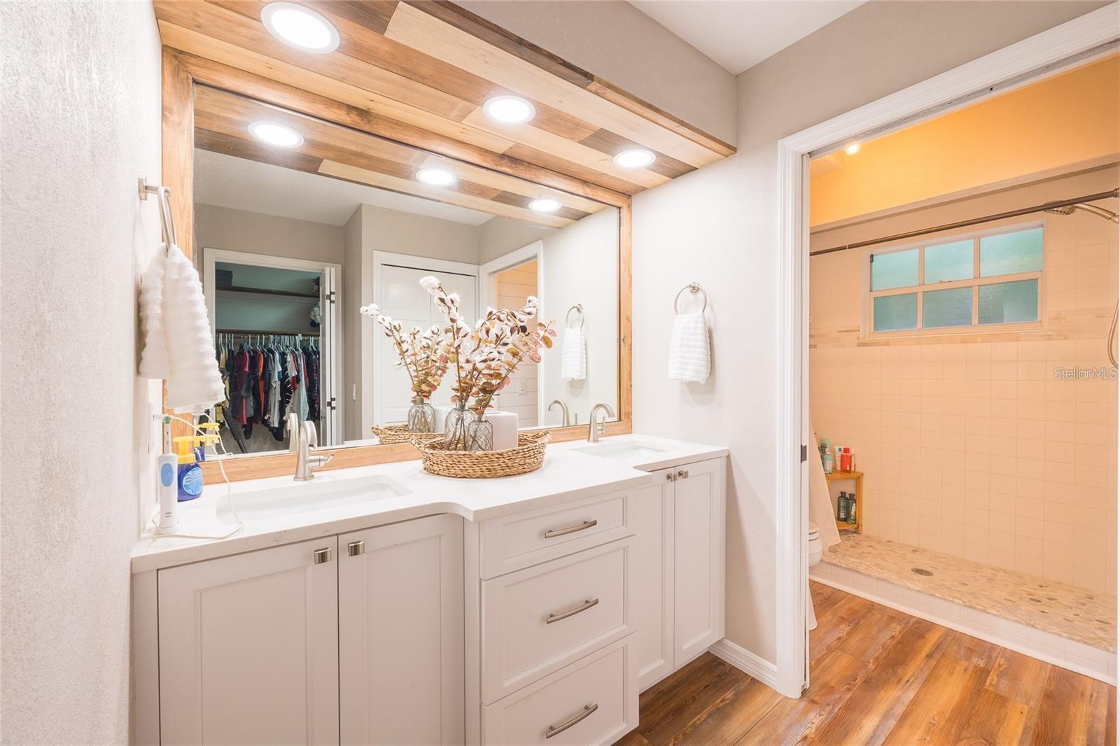 LONG LAKE ESTATES - Residential