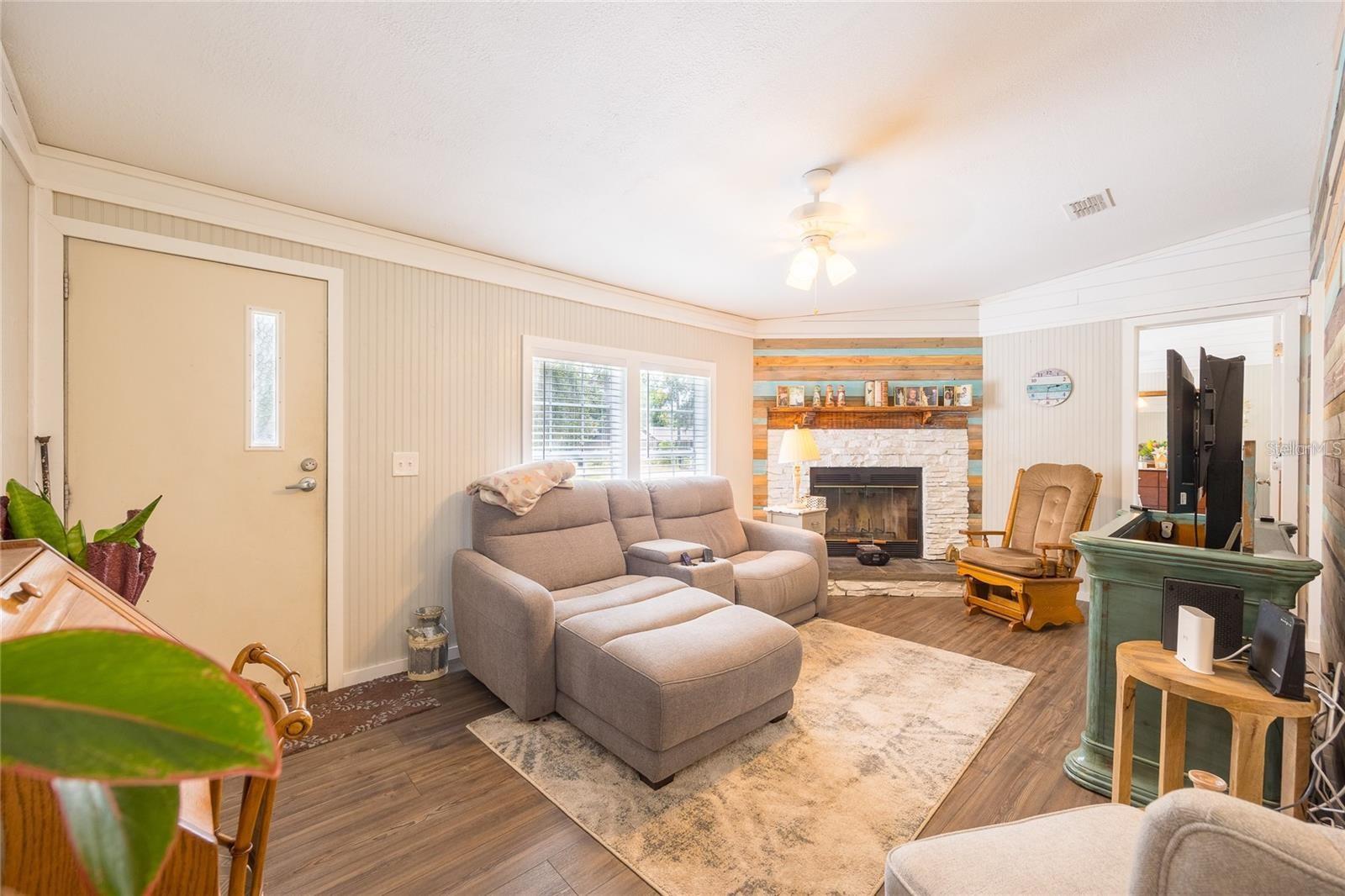 LONG LAKE ESTATES - Residential