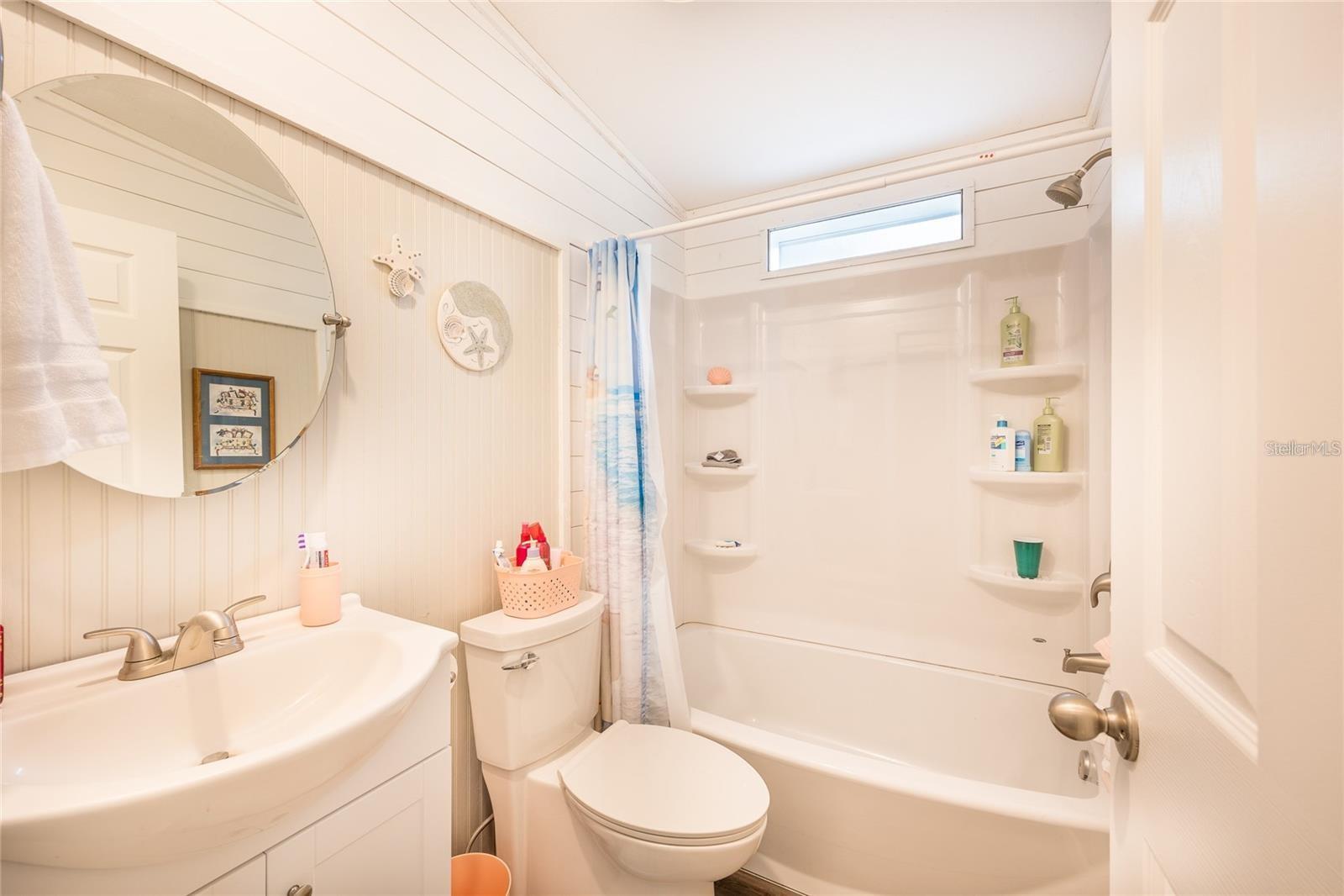 LONG LAKE ESTATES - Residential