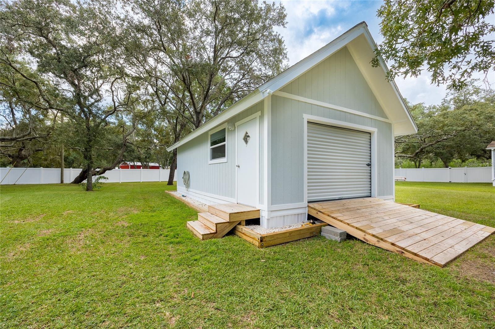 LONG LAKE ESTATES - Residential