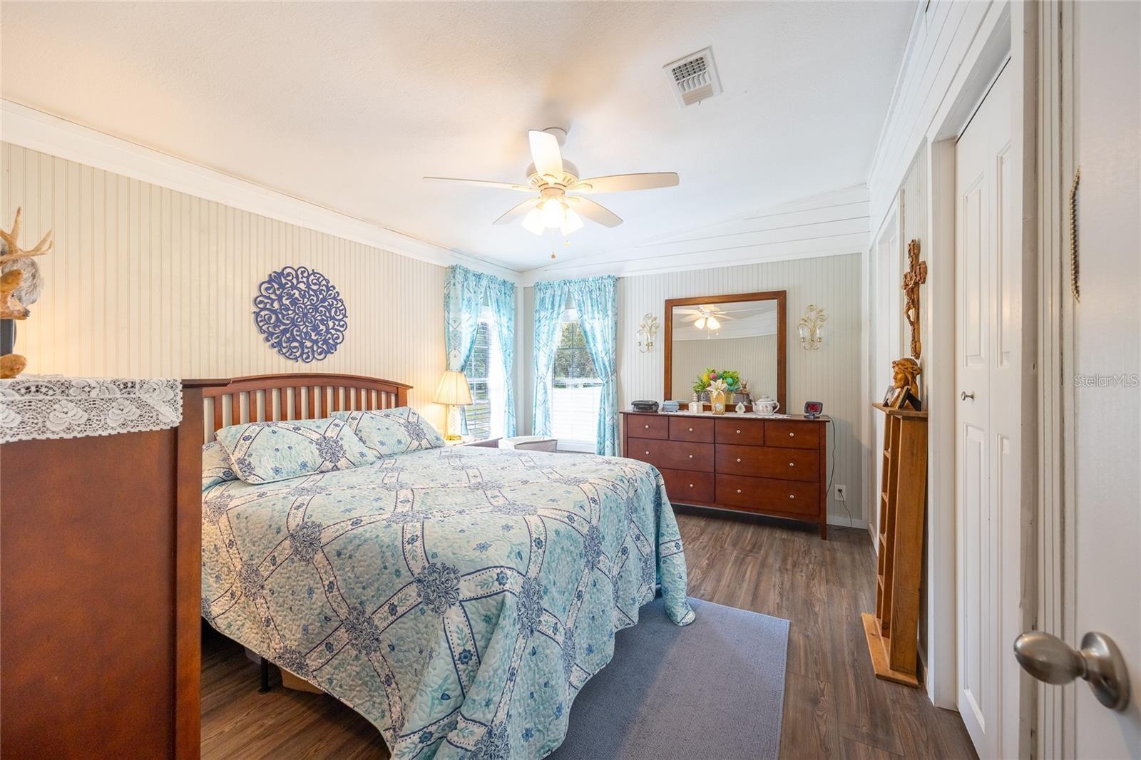 LONG LAKE ESTATES - Residential