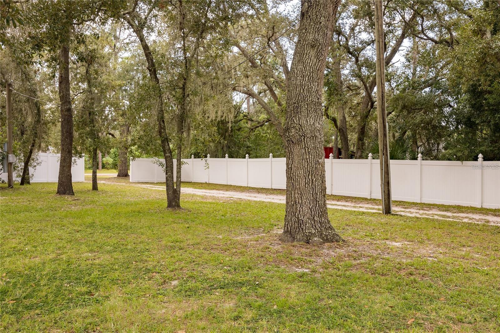 LONG LAKE ESTATES - Residential