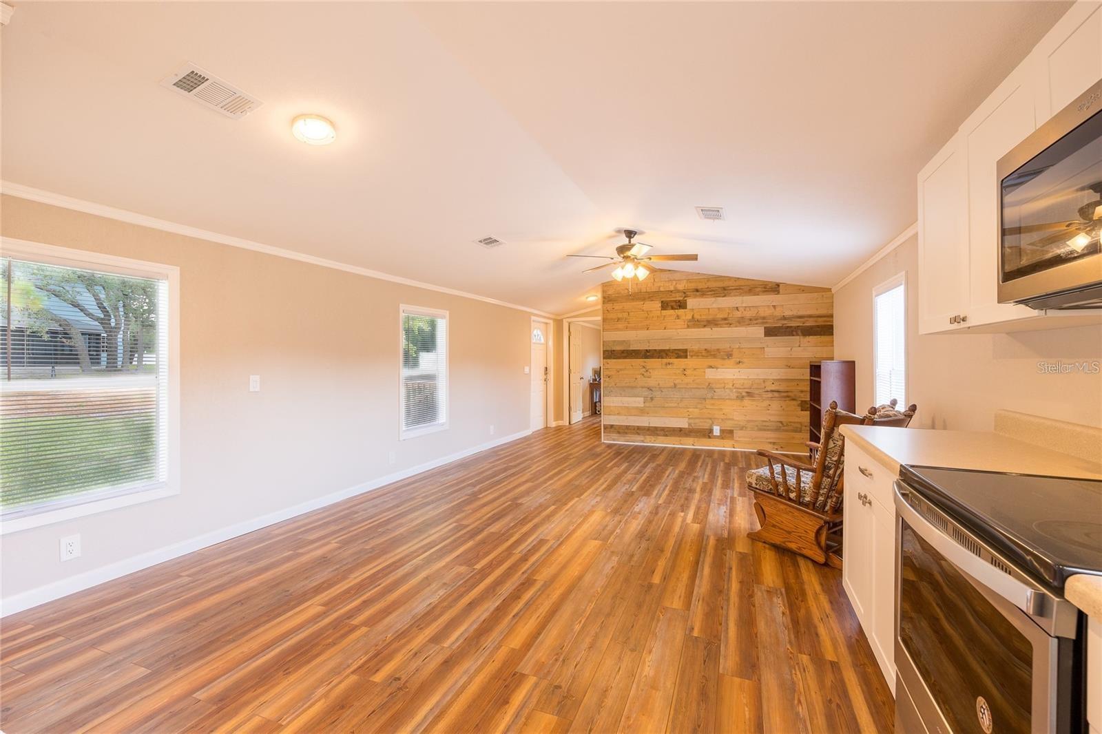 LONG LAKE ESTATES - Residential