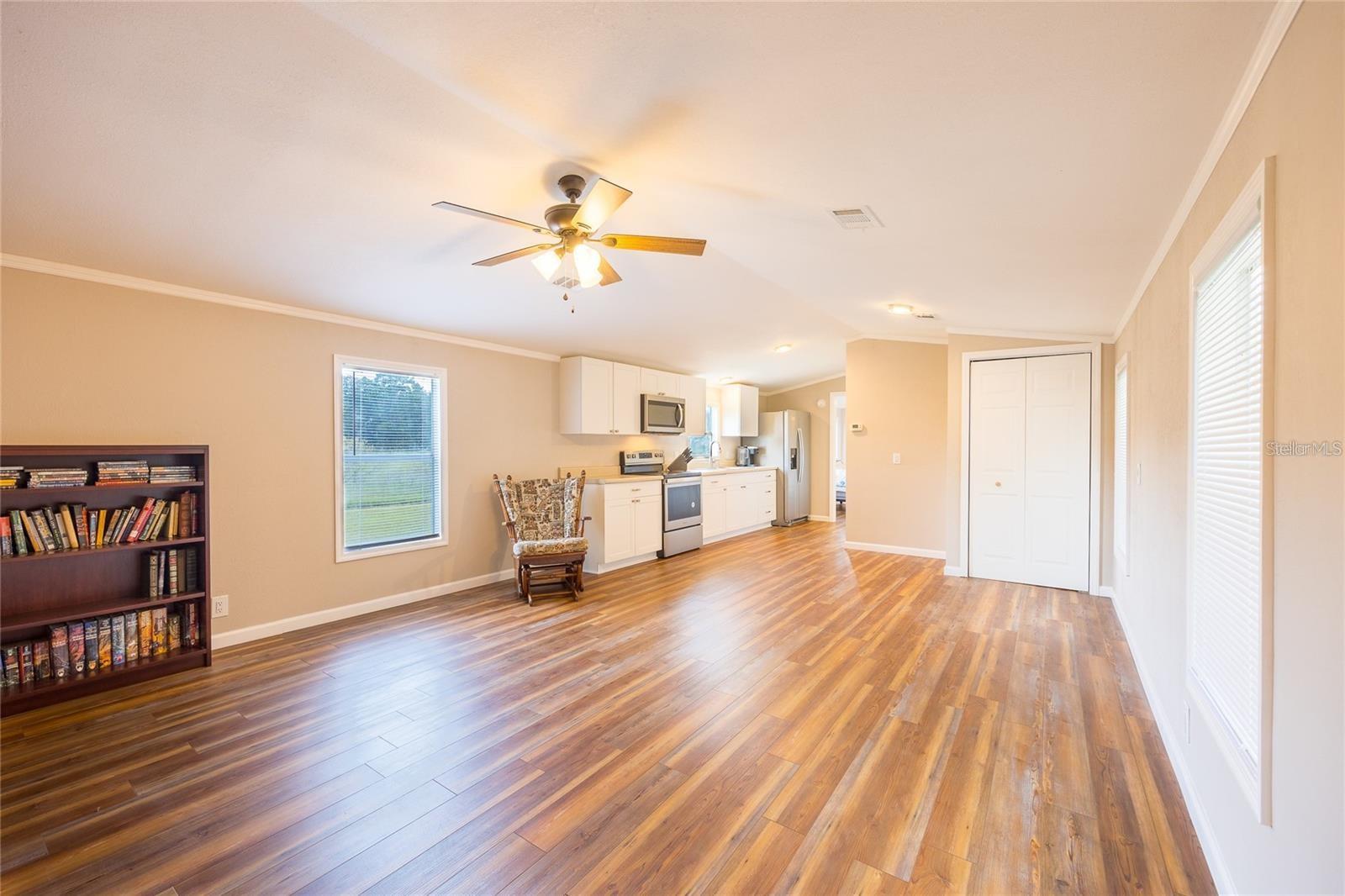 LONG LAKE ESTATES - Residential