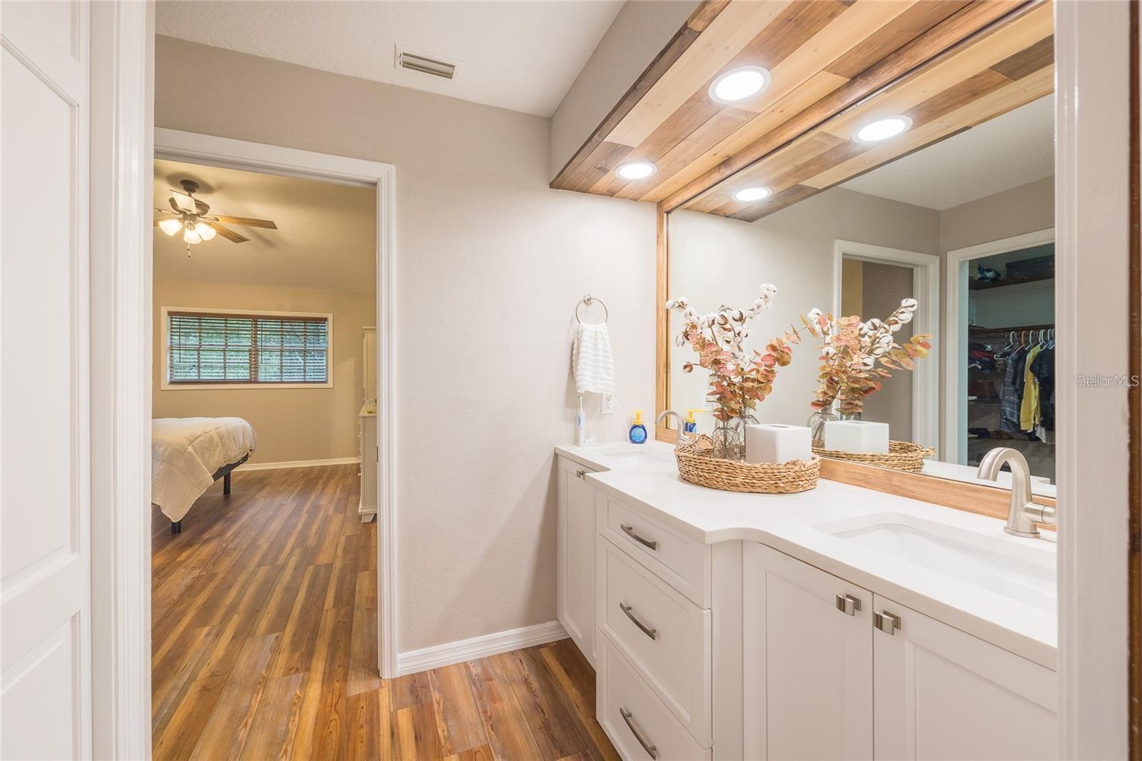 LONG LAKE ESTATES - Residential