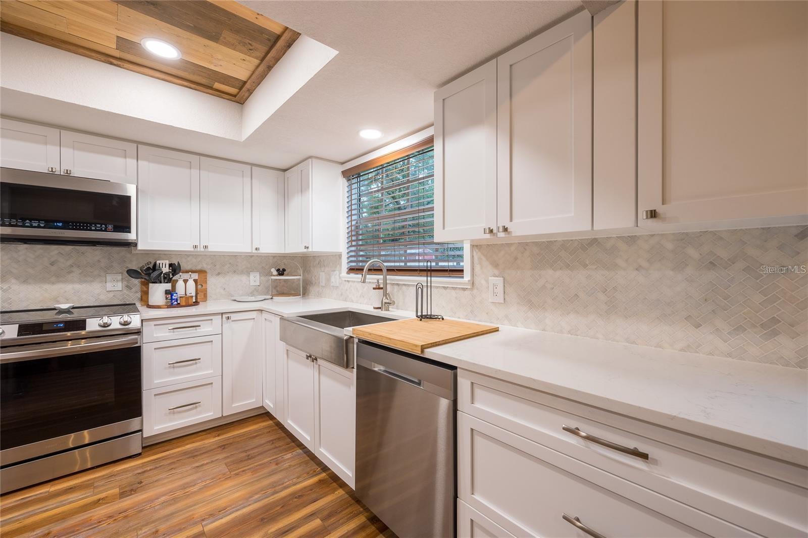 LONG LAKE ESTATES - Residential