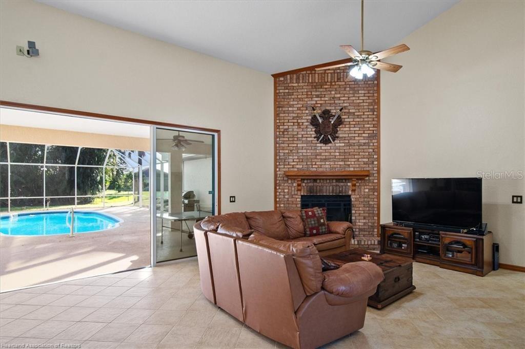 LAKE JUNE POINTE PH 01 - Residential