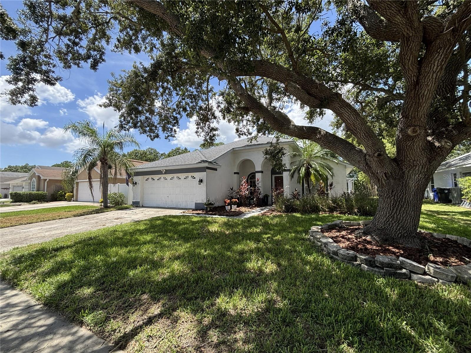 348 FOUNTAINVIEW CIRCLE