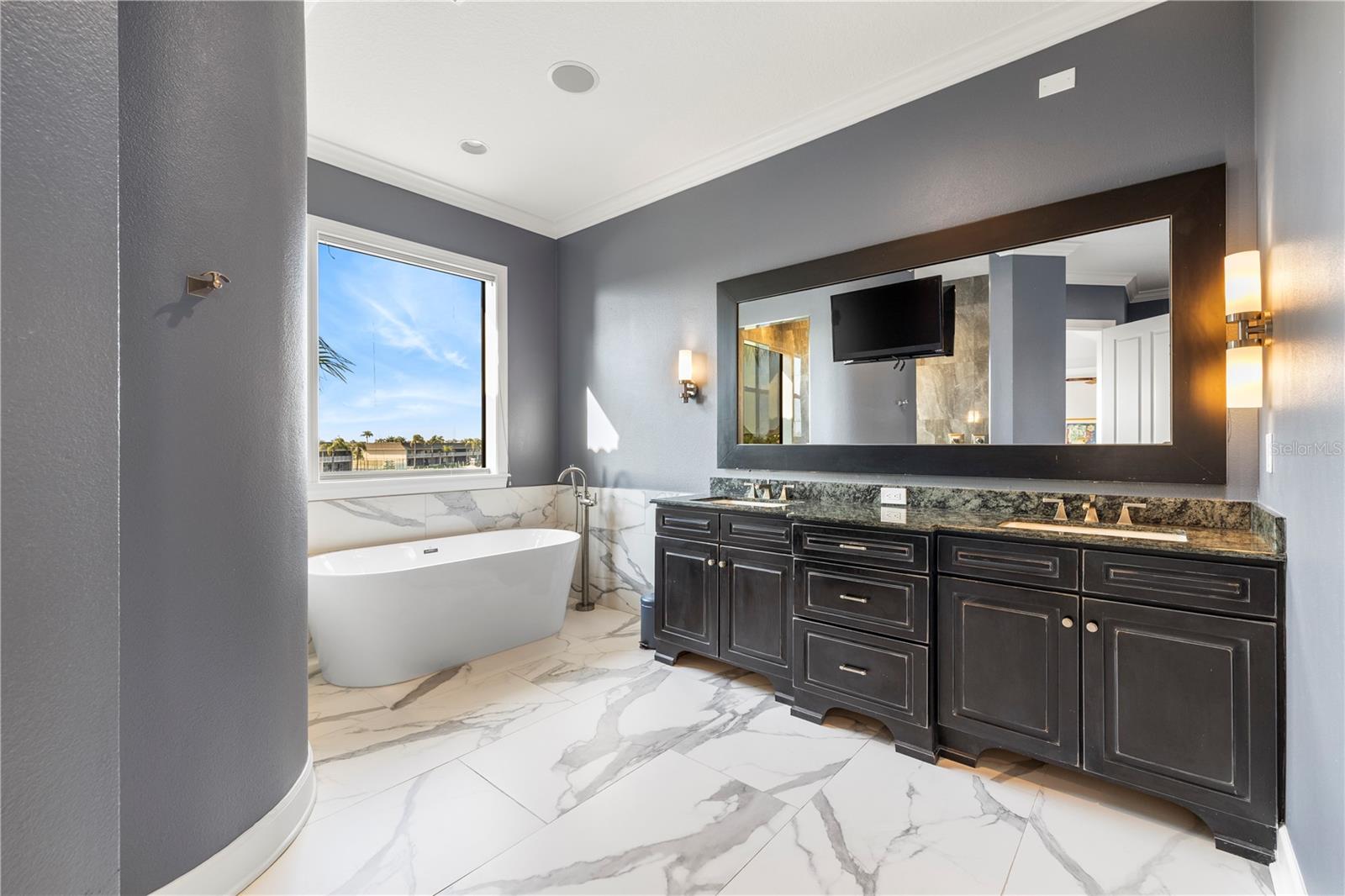 THE RESERVE OF OLD TAMPA BAY - Residential