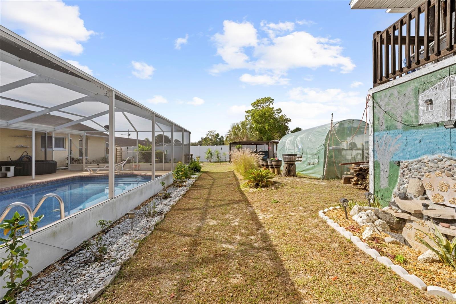 SPRING HILL - Residential