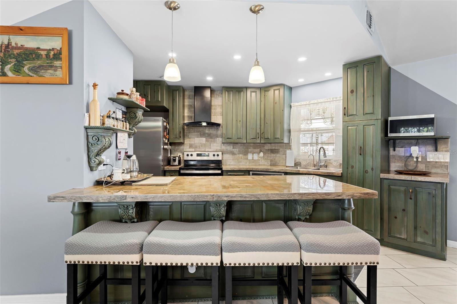 SPRING HILL - Residential