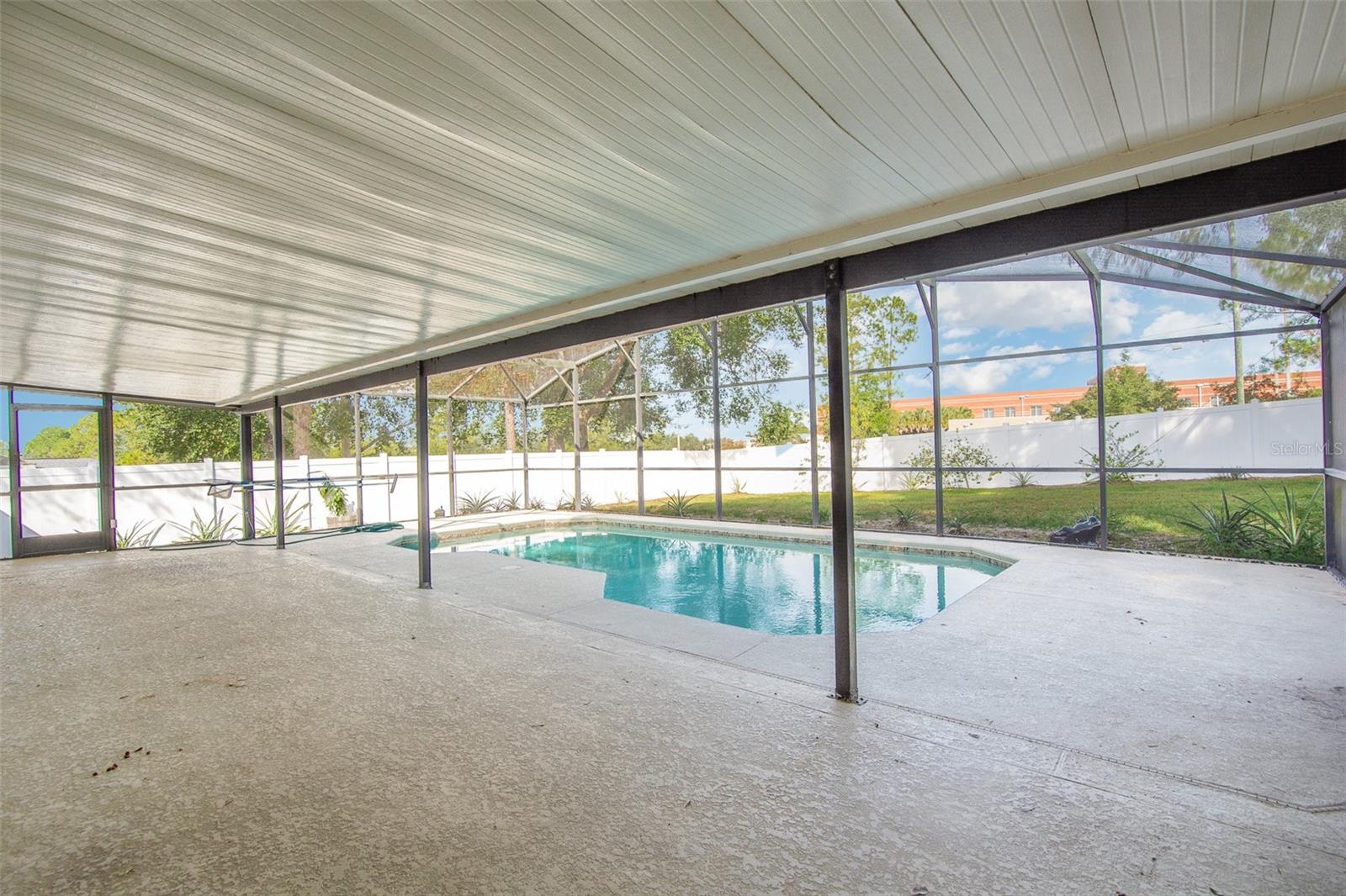 MINNEOLA PINE BLUFF PH 02 LT 98 PB 50 P - Residential