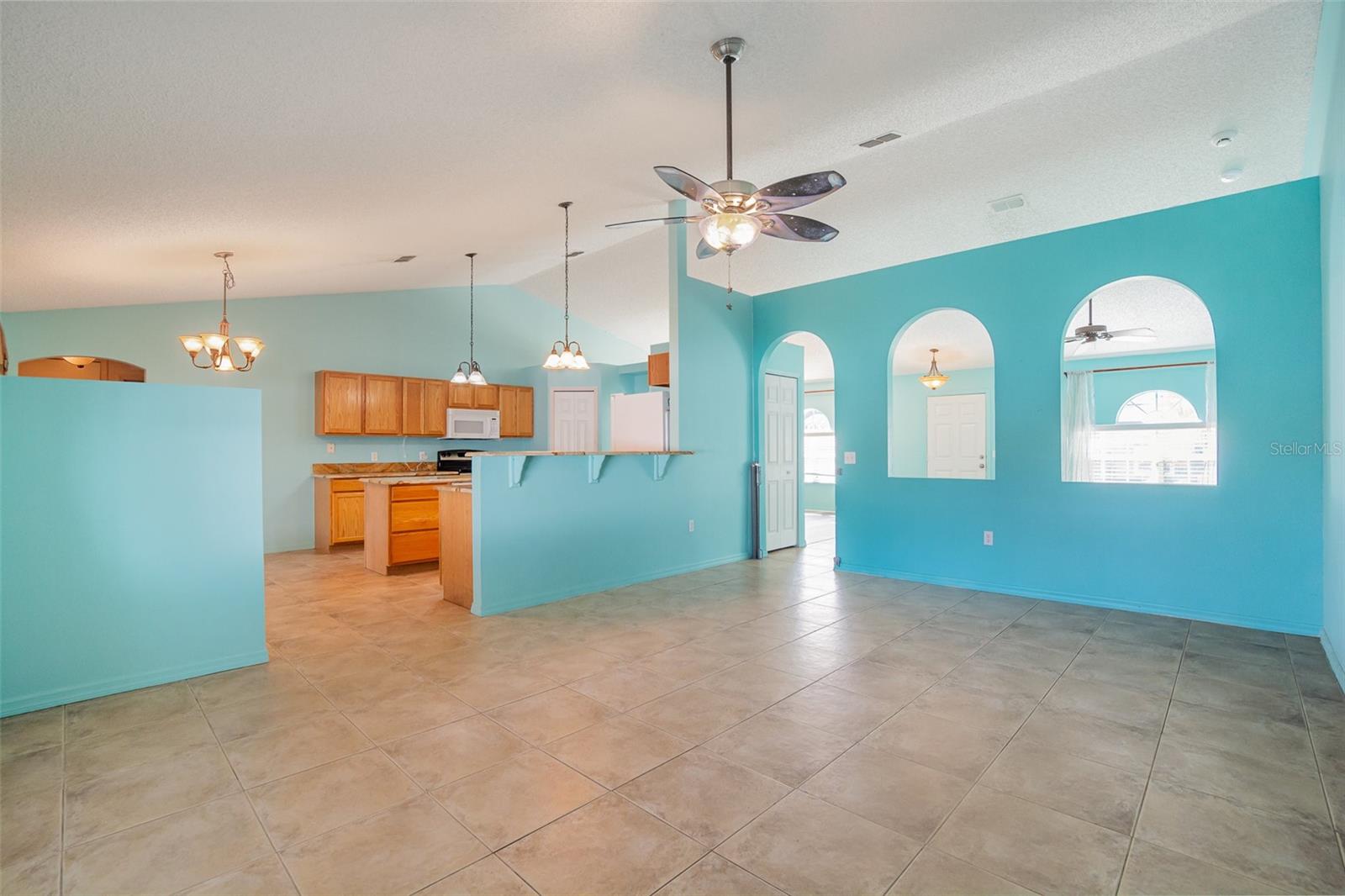 MINNEOLA PINE BLUFF PH 02 LT 98 PB 50 P - Residential