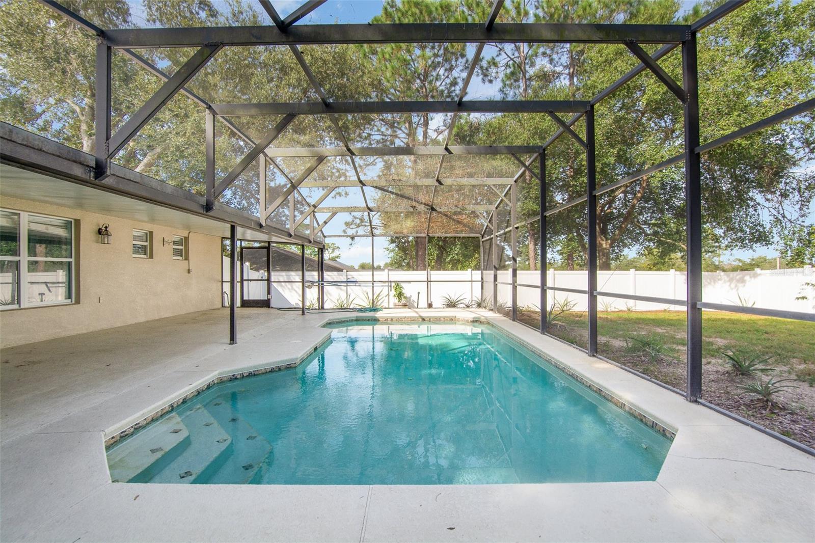 MINNEOLA PINE BLUFF PH 02 LT 98 PB 50 P - Residential