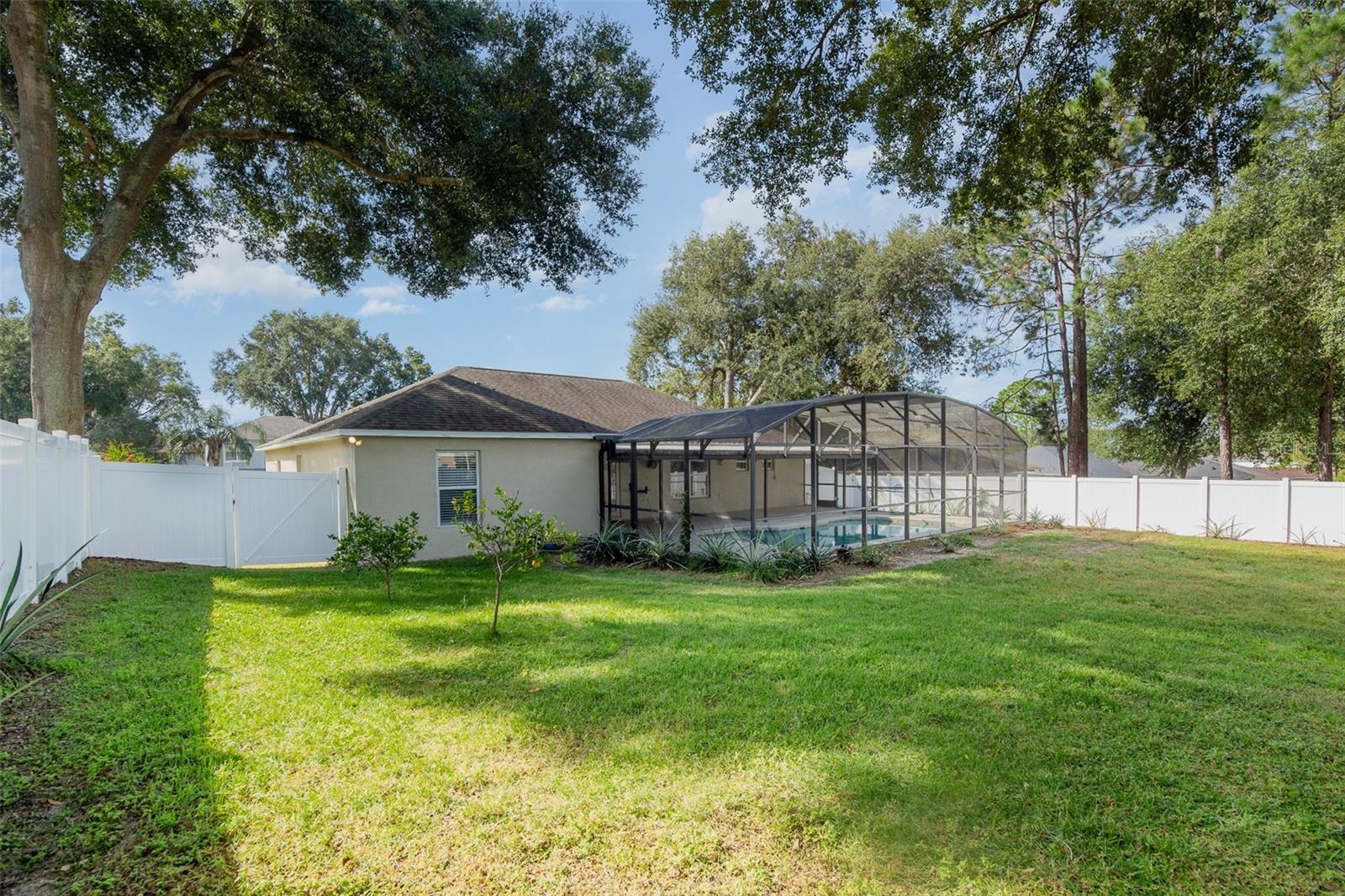 MINNEOLA PINE BLUFF PH 02 LT 98 PB 50 P - Residential