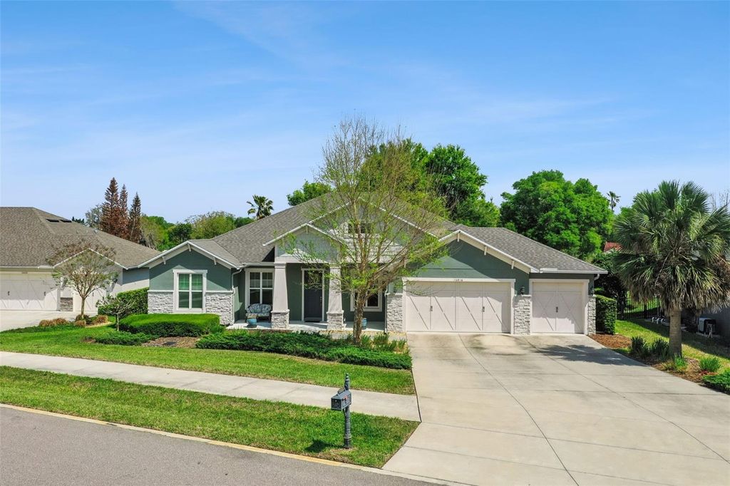 Photo of 16816 Lakemont Avenue, Montverde, FL 34756 (MLS # G5110190)