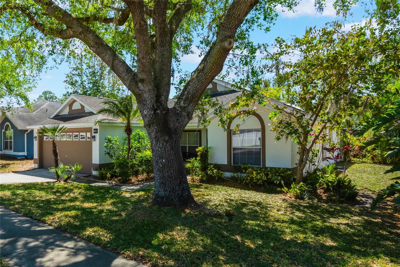 815 THOUSAND OAKS BOULEVARD