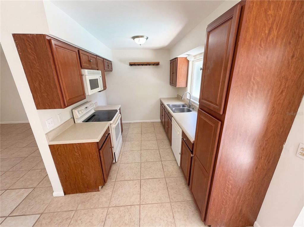 Photo of 909 Winchester Court, Brandon, FL 33510 (MLS # O6395828)