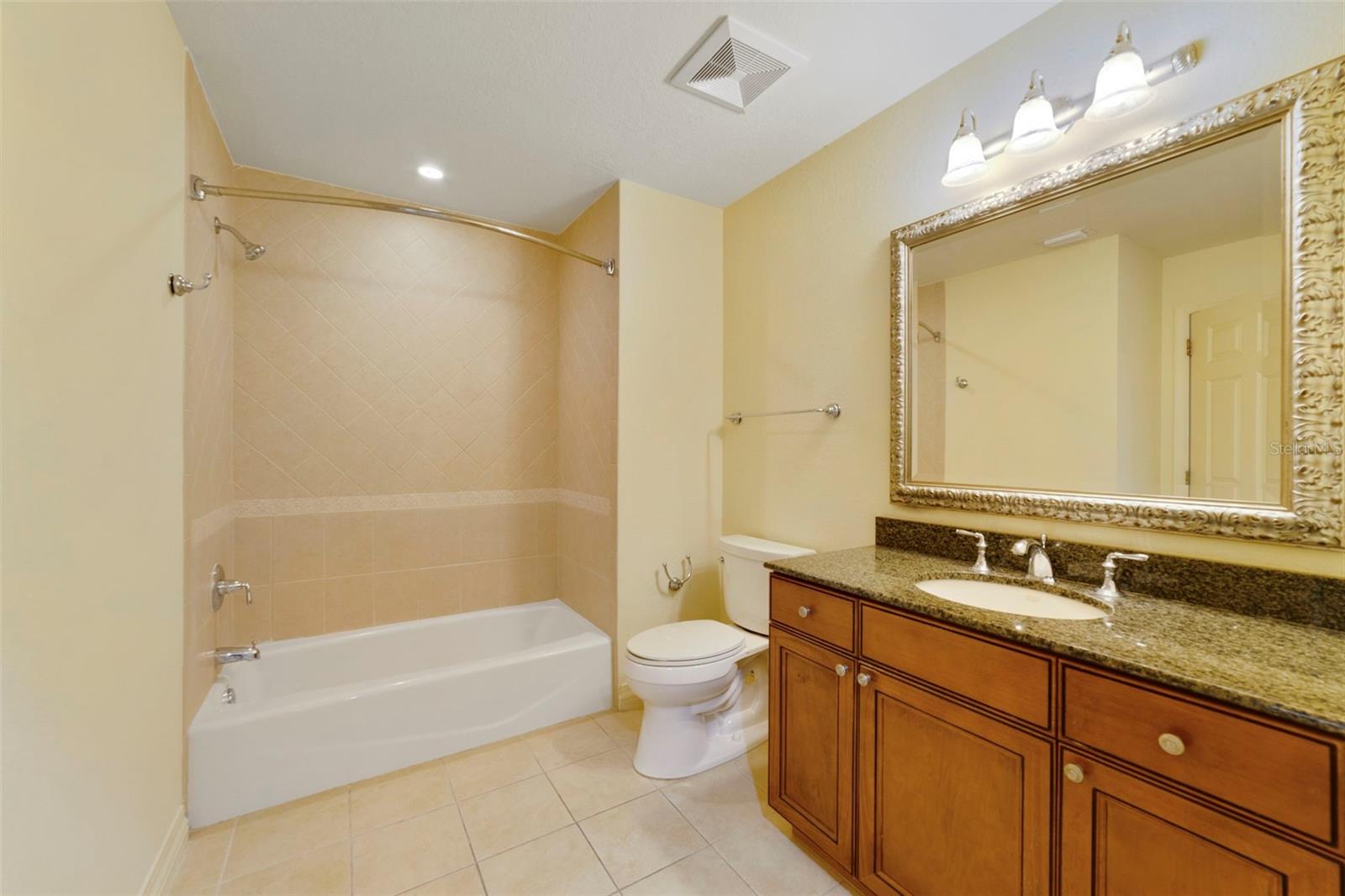 VILLAS AT REUNION SQUARE PH 4 CONDO - Residential