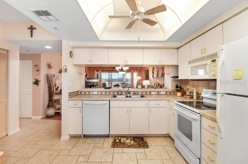6475 SHORELINE DRIVE 5102