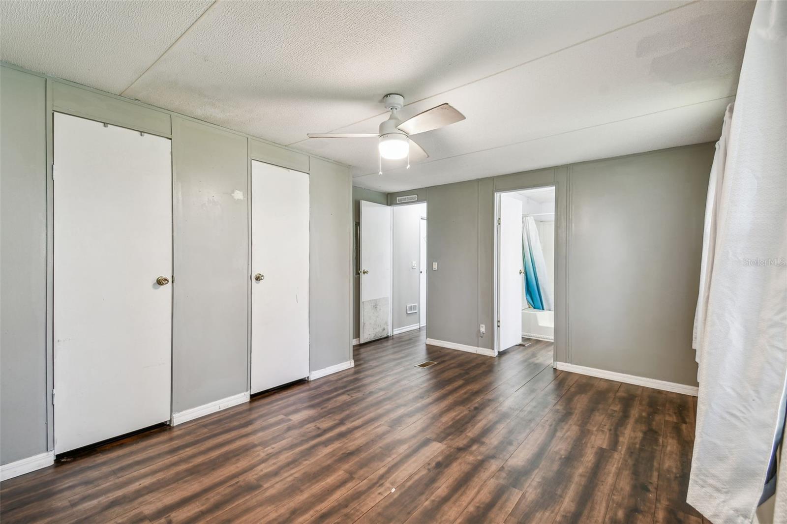 HILLCREST MANOR - Residential