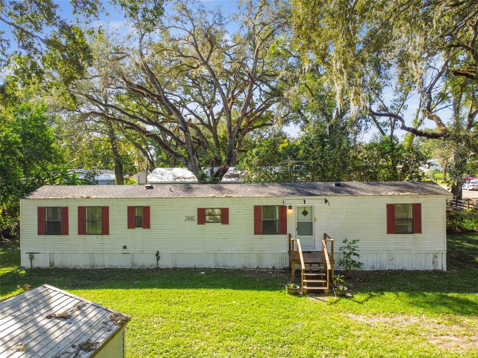 HILLCREST MANOR - Residential