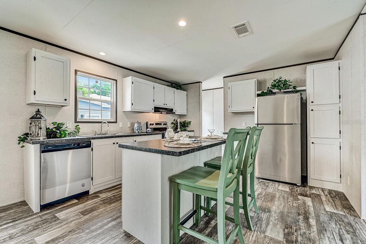 MOBILE HOME MDWS - Residential