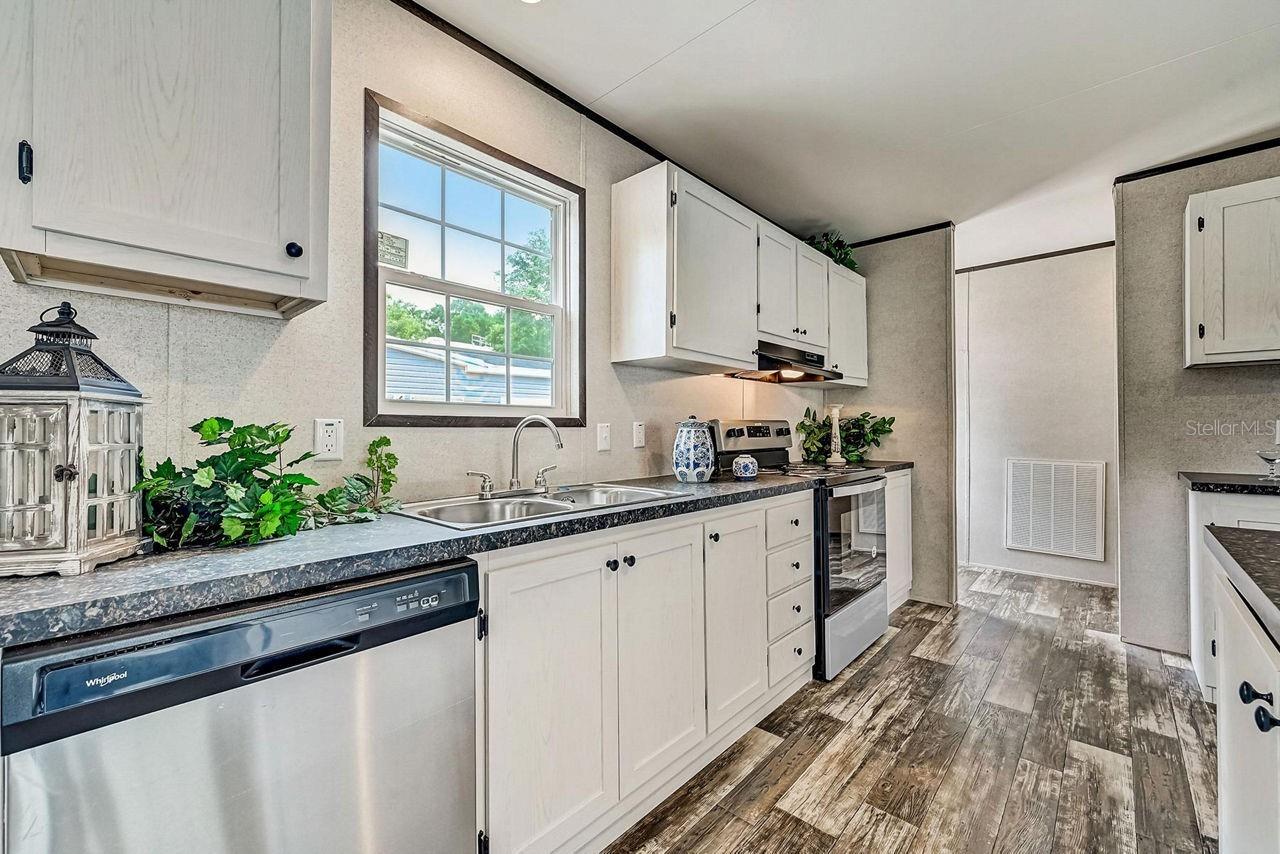 MOBILE HOME MDWS - Residential