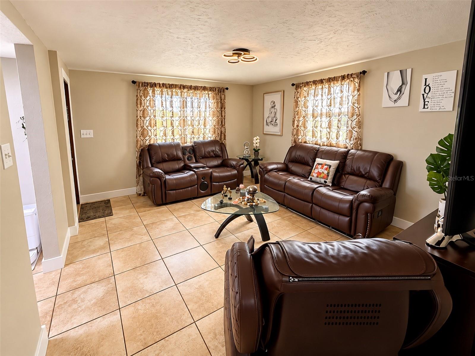 5513 GOLDEN DRIVE