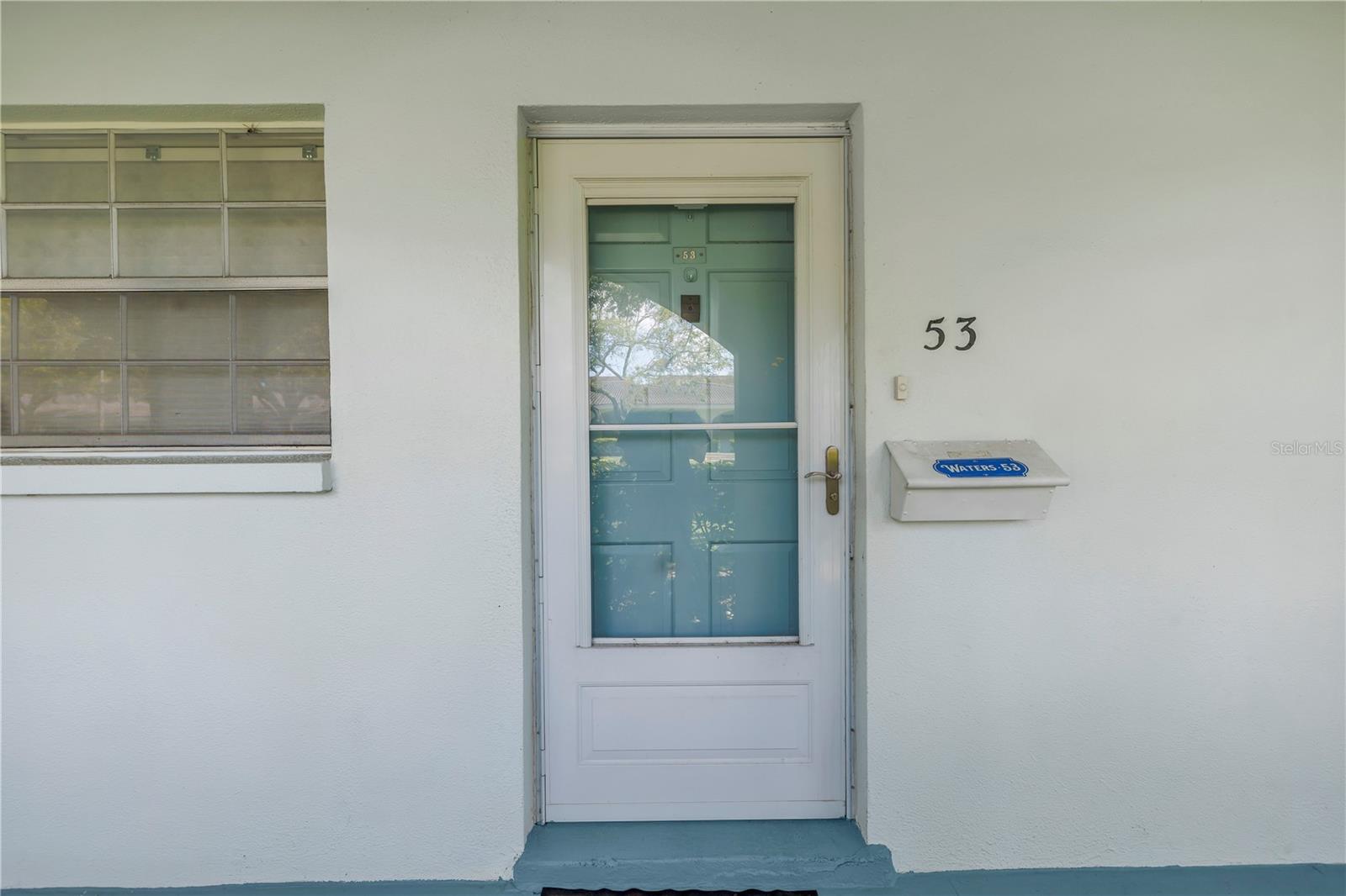 TWIN OAKS APTS - Residential