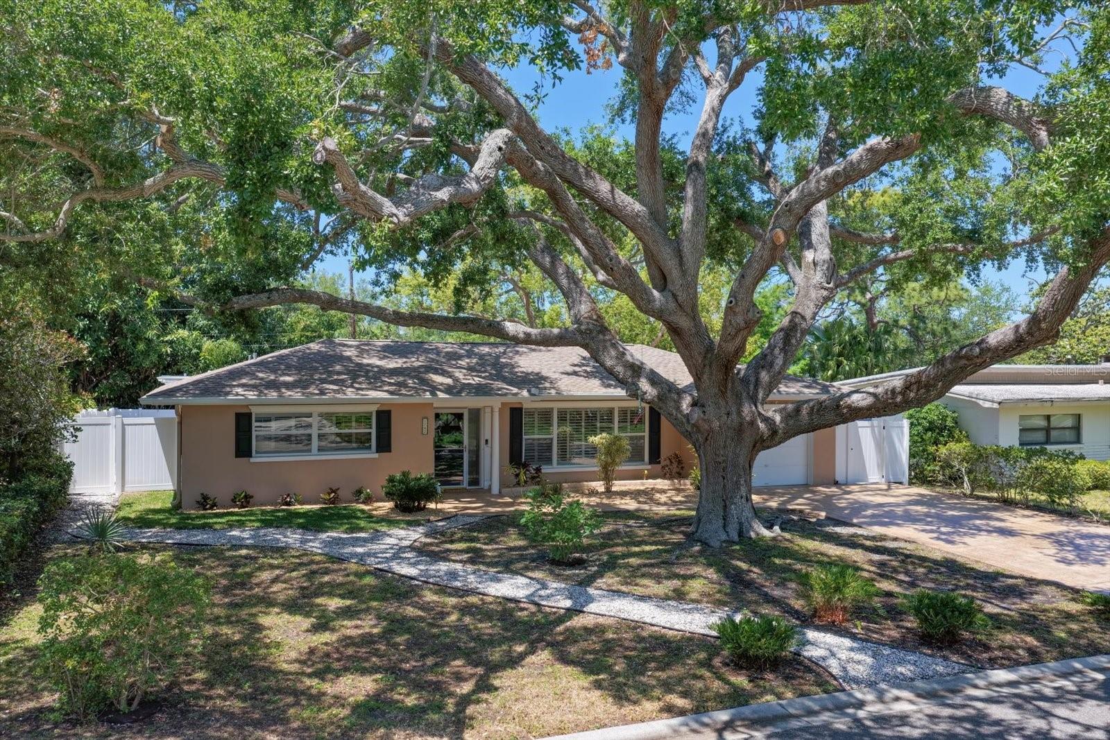 1702 MEREDITH LANE