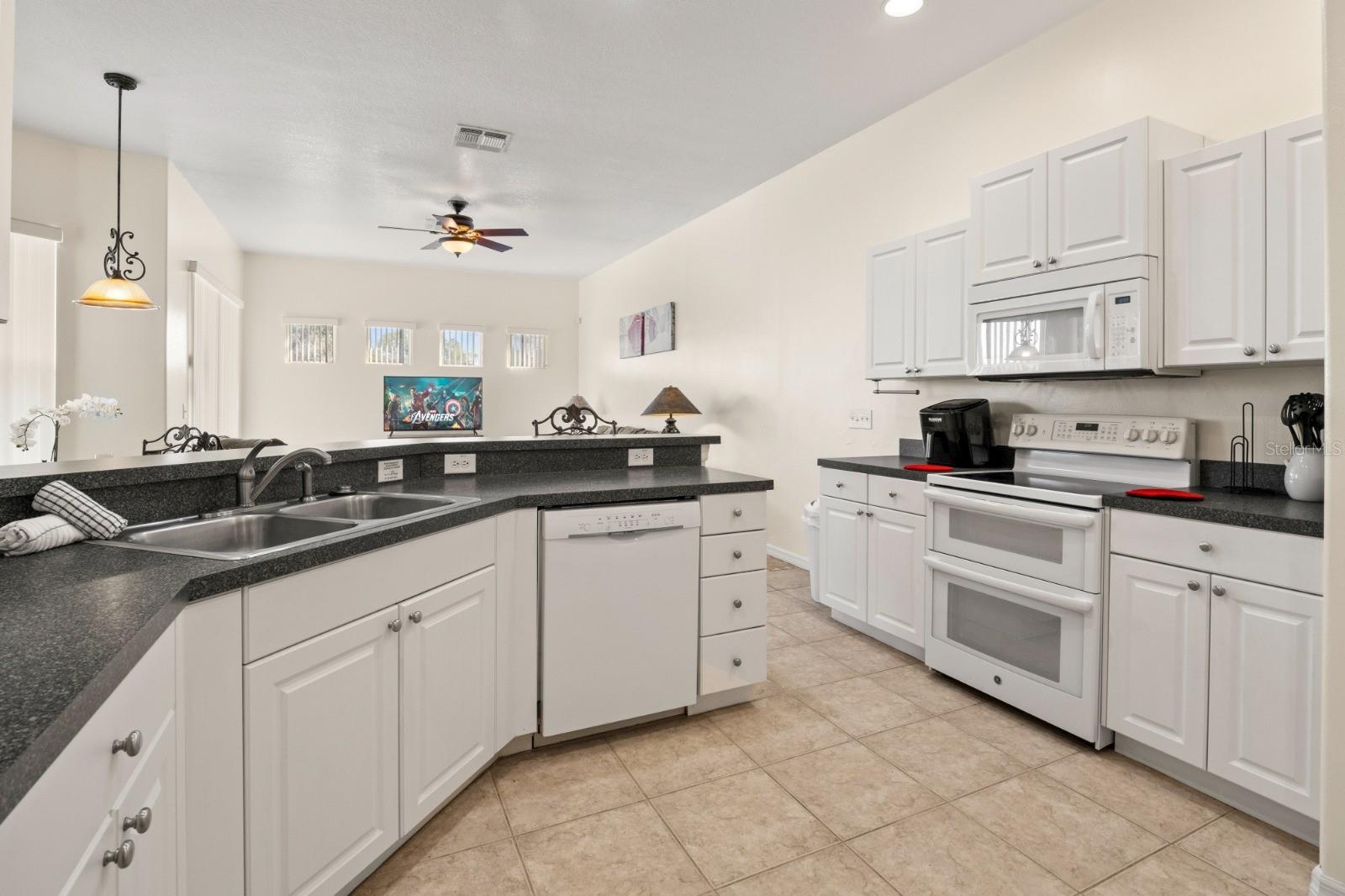 805 TUSCAN HILLS BOULEVARD