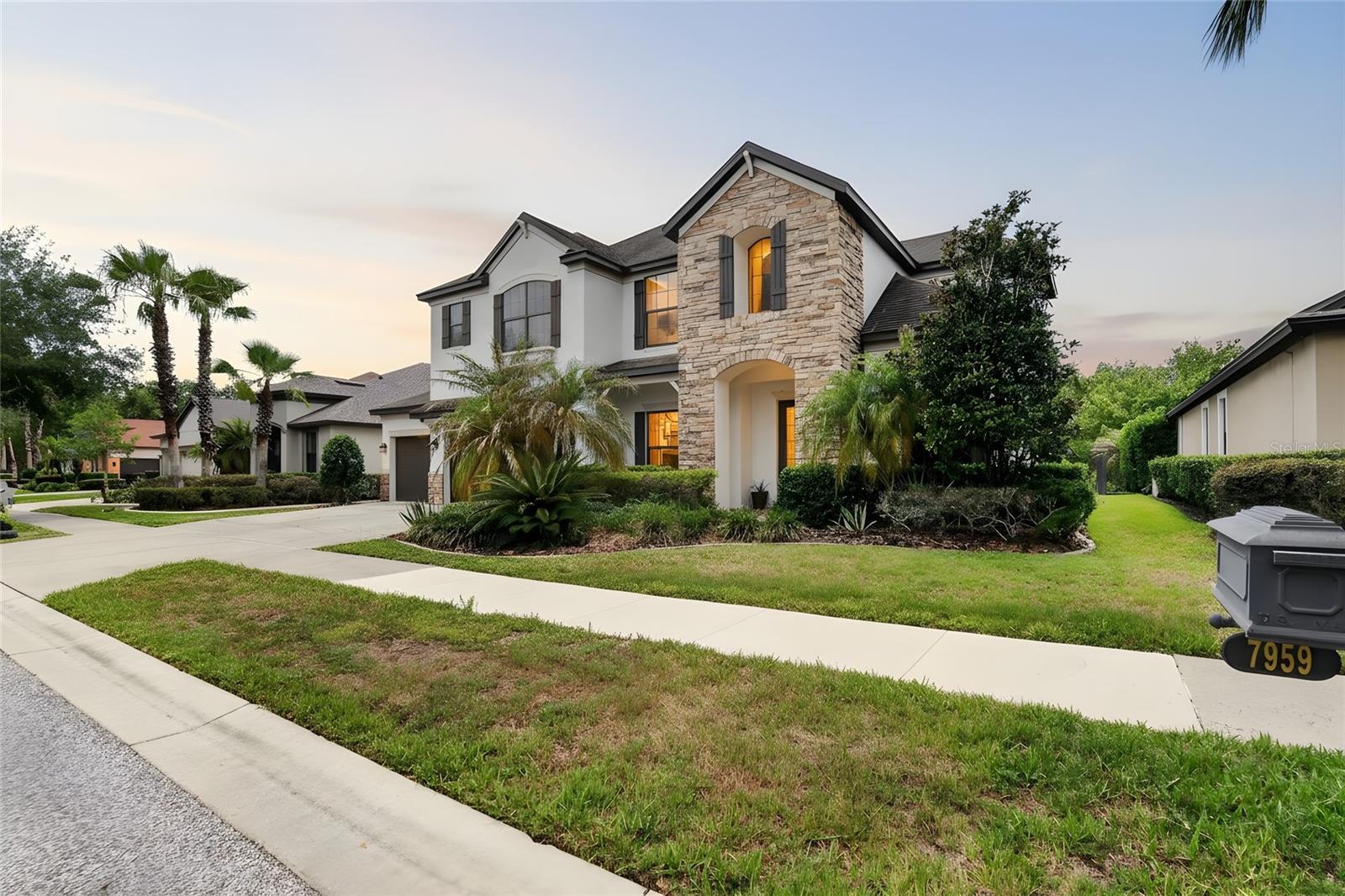 GRAND HAMPTON PH 5 - Residential