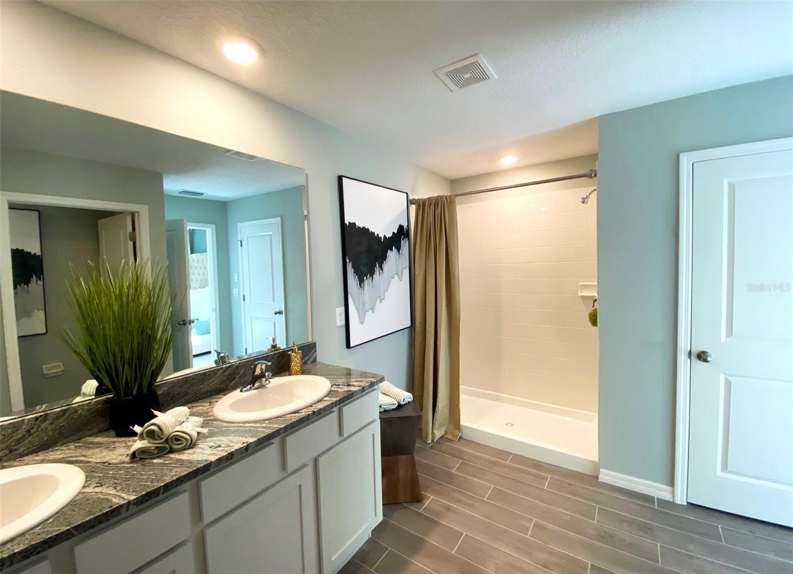 OAKS PRESERVE - Residential