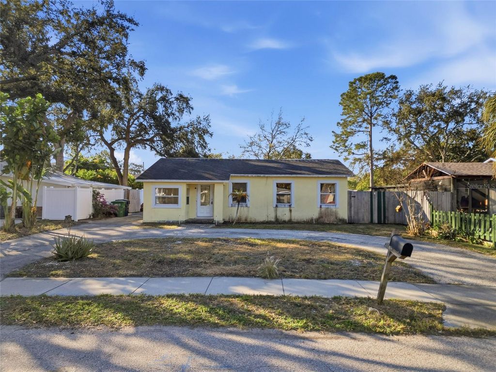 Photo of 3312 W Ballast Point Boulevard, Tampa, FL 33611 (MLS # A4681234)