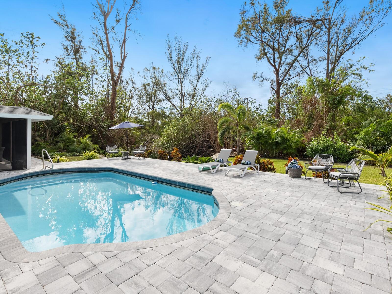 749 TROPICAL CIRCLE