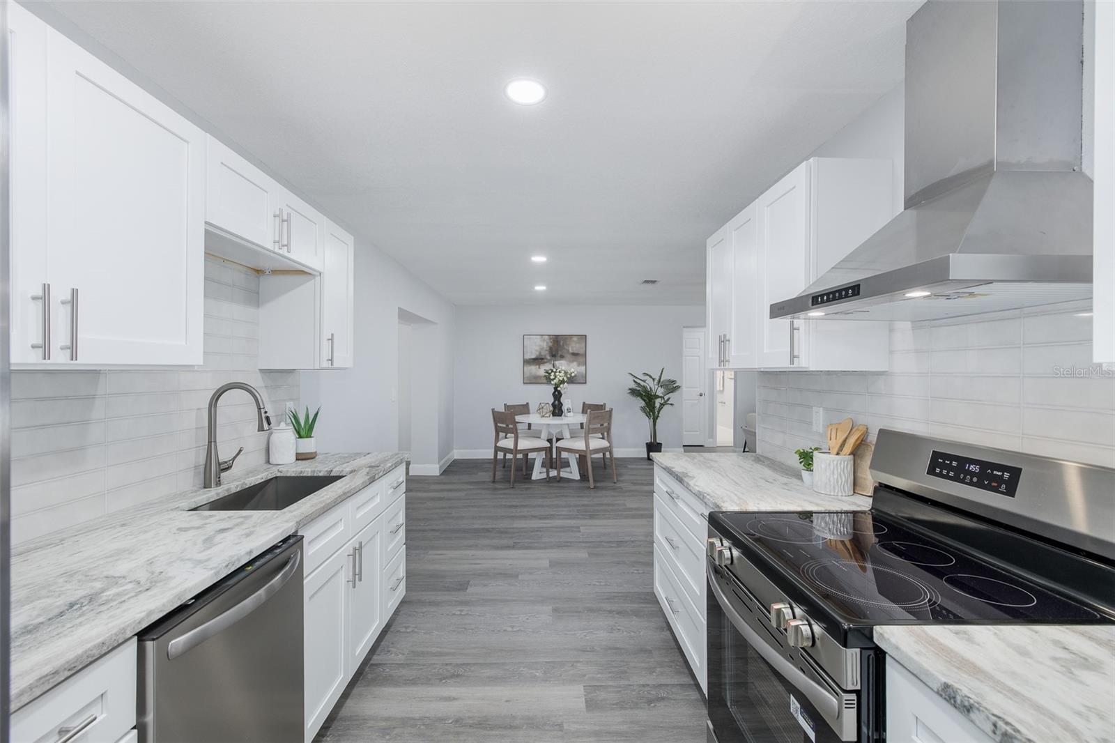 1815 DRIFTWOOD CIRCLE S