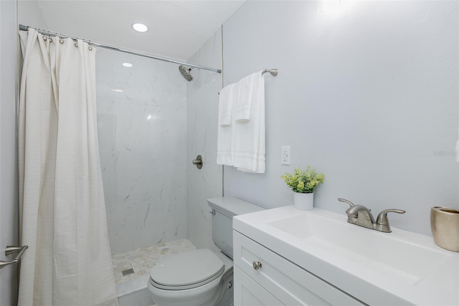HARBOR PALMS-UNIT TWO - Residential