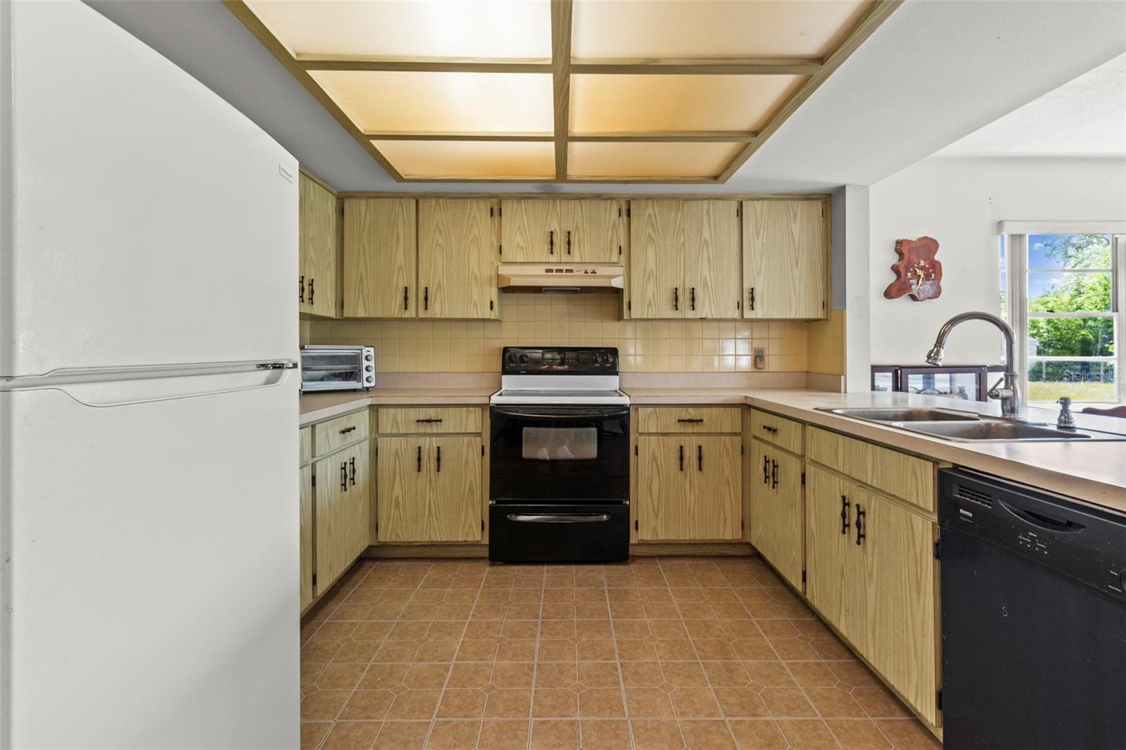 DERBY OAKS - Residential
