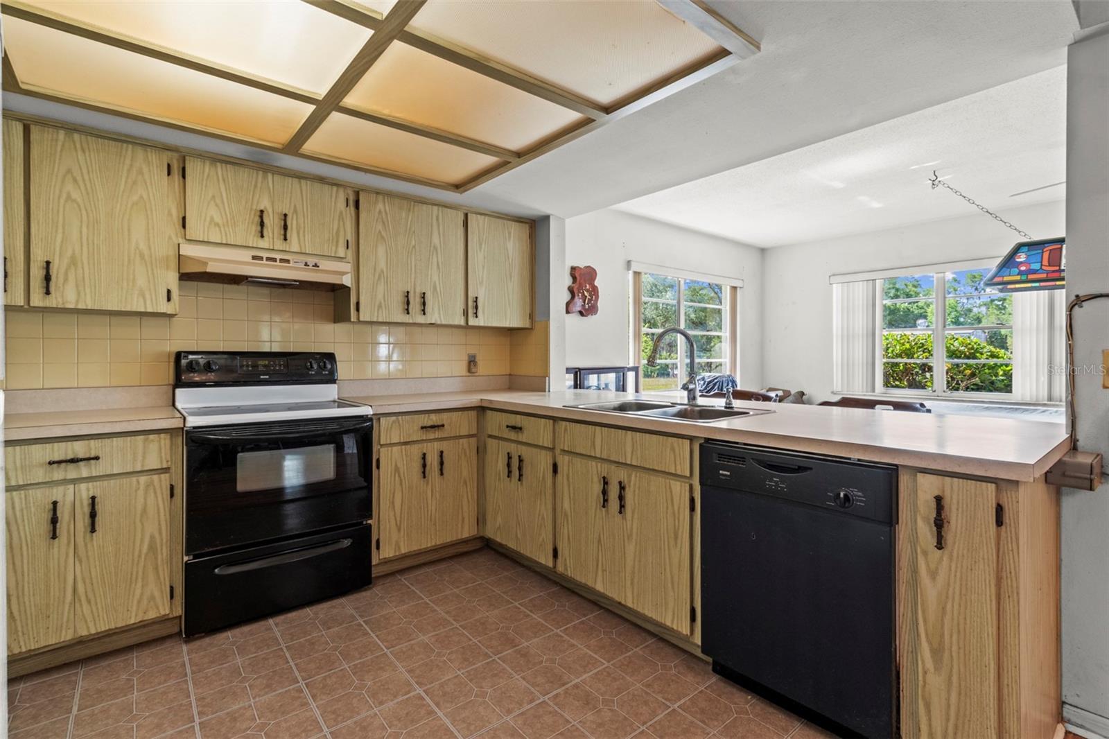 DERBY OAKS - Residential