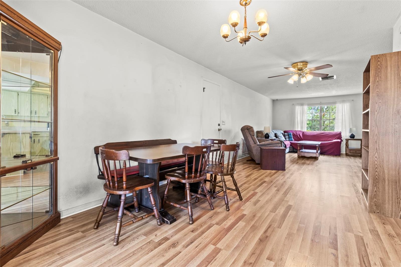 DERBY OAKS - Residential