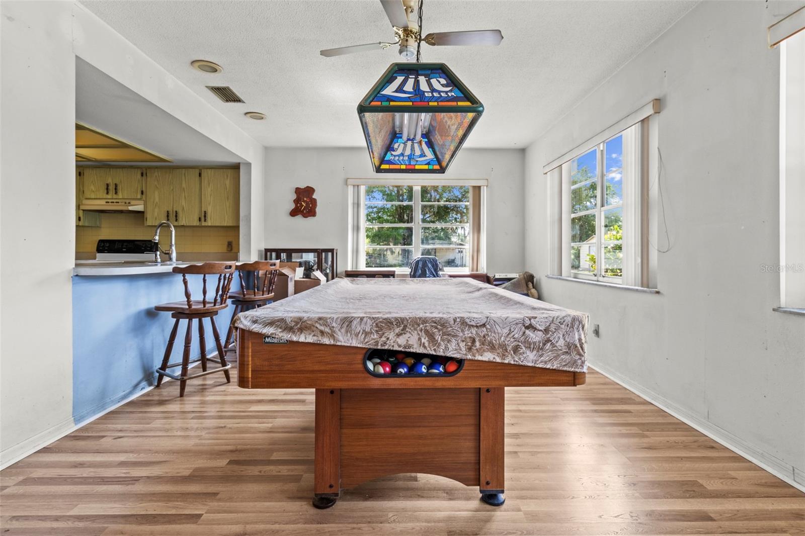 DERBY OAKS - Residential