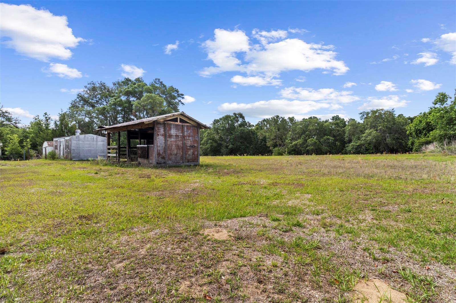 DERBY OAKS - Residential