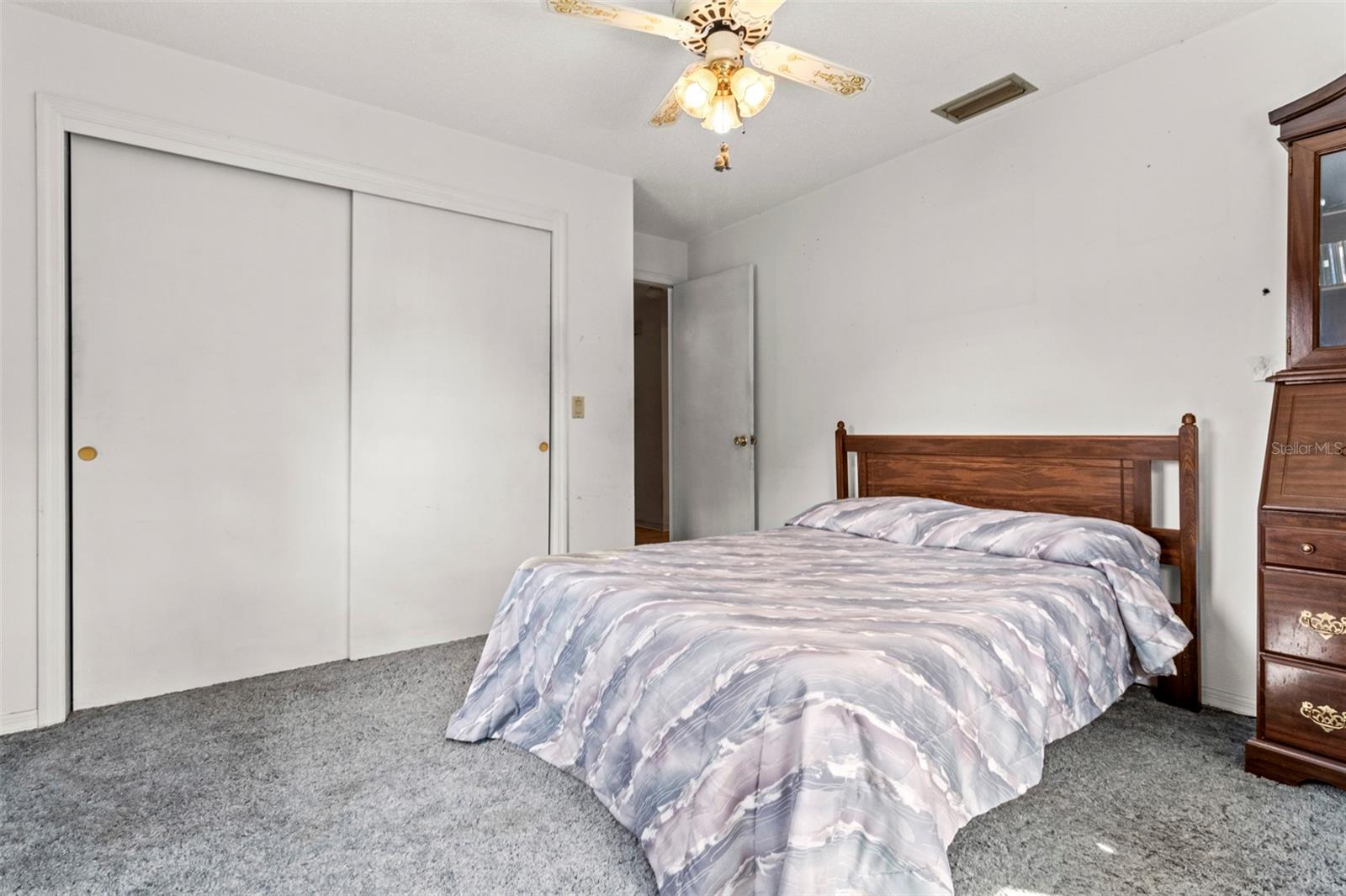 DERBY OAKS - Residential