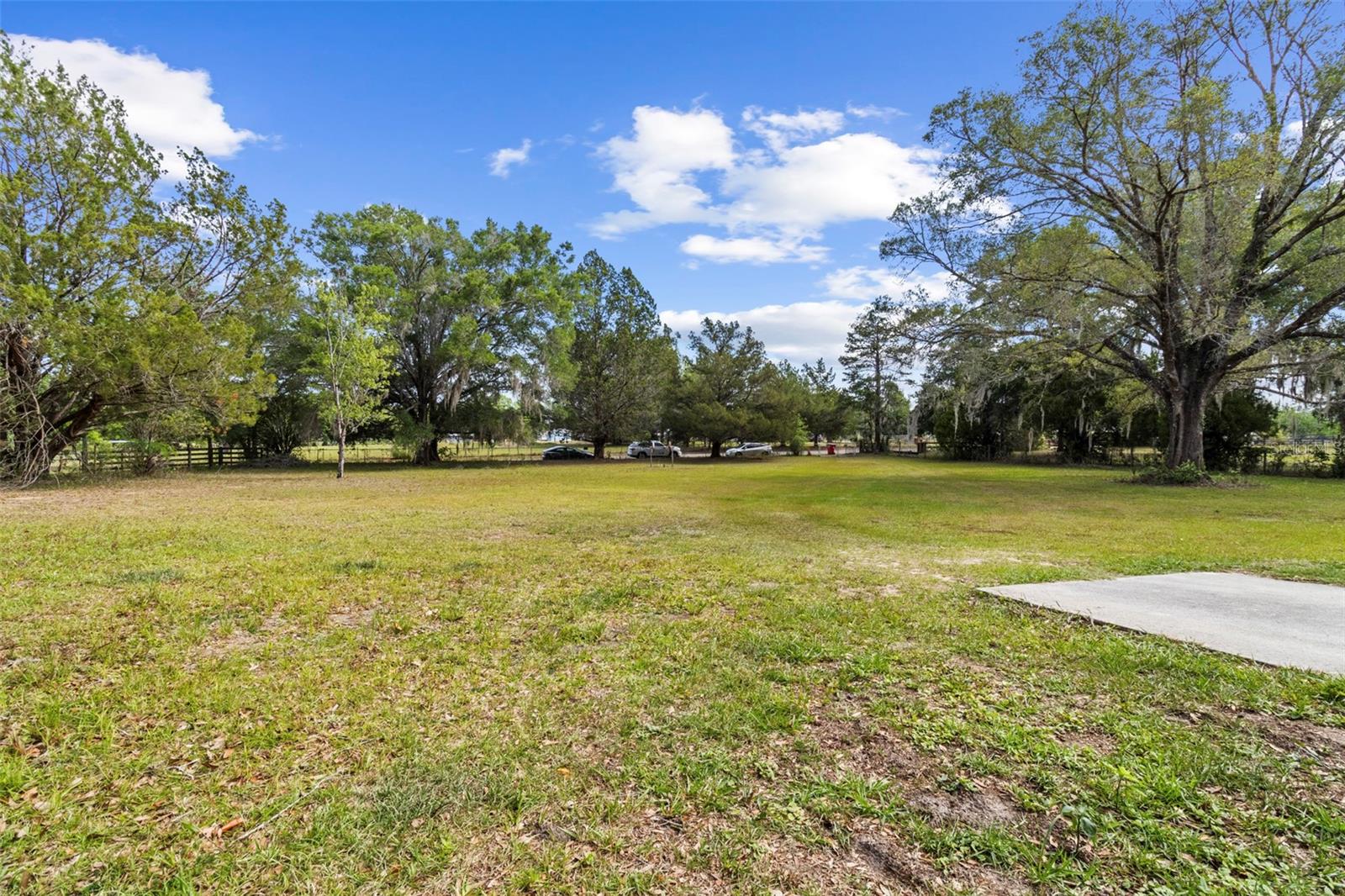 DERBY OAKS - Residential